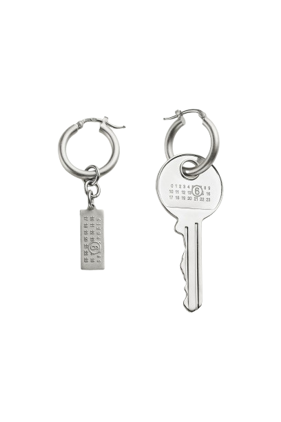 イヤリング SILVER KEY AND TAG EARRINGS tag and key earrings unisex silver colored - MM6 MAISON
